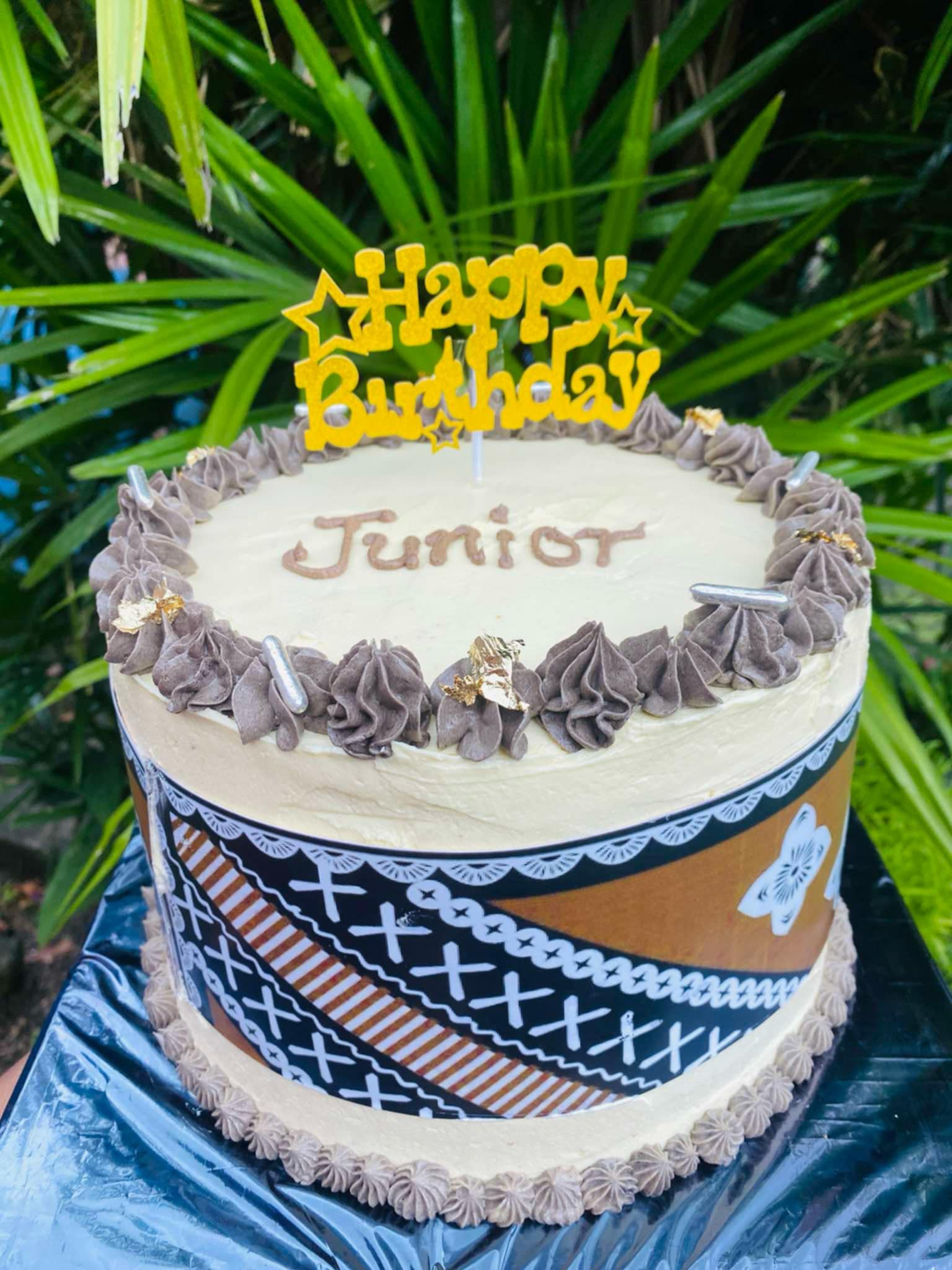 8" 3 - 4 layered cake