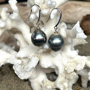 Pearl drop earrings