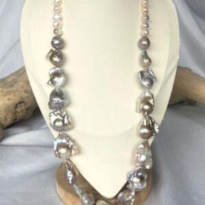 Baroque pearl necklace