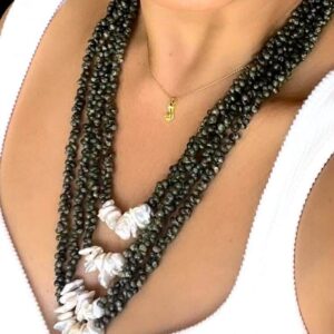 Hawaiian green seashells